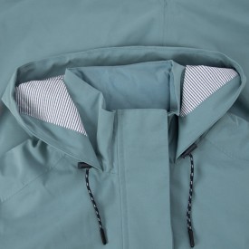 Trench imperméable doublée et respirante 